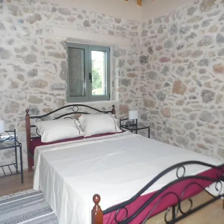 Villa Alonia Kalamata Esterno foto